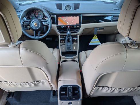 New 2026 Porsche Macan image 23