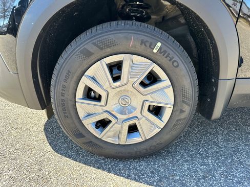 New 2026 Nissan Kicks S image 11