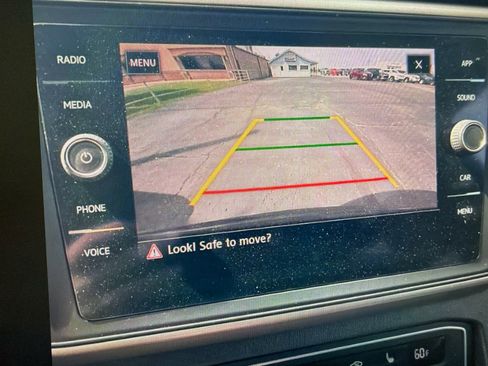 Used 2020 Volkswagen Atlas Cross Sport SE w/ Panoramic Sunroof Package FWD image 24