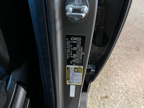 Used 2025 Kia Soul LX w/ LX Technology Package FWD image 28