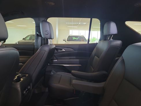 Used 2025 Chevrolet Traverse Z71 AWD/4WD image 19