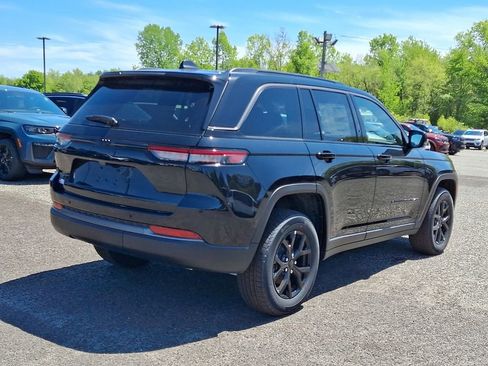New 2026 Jeep Grand Cherokee Altitude AWD/4WD image 8