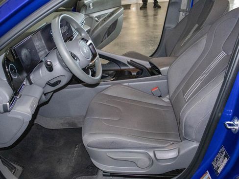 Used 2024 Hyundai Elantra SEL FWD image 8