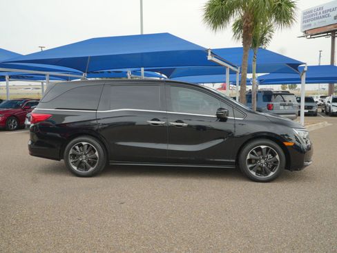 Used 2024 Honda Odyssey Elite image 9