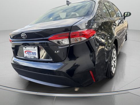 Used 2020 Toyota Corolla LE image 5
