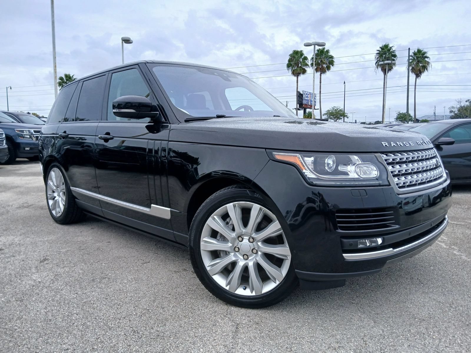 Used 2017 Land Rover Range Rover Supercharged AWD/4WD image 1