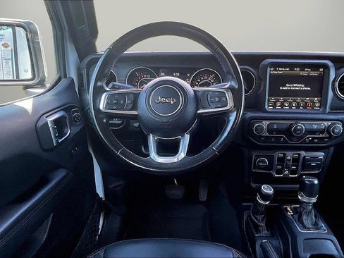Used 2022 Jeep Gladiator Overland AWD/4WD image 12