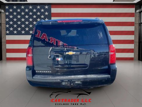 Used 2018 Chevrolet Suburban LT RWD image 5