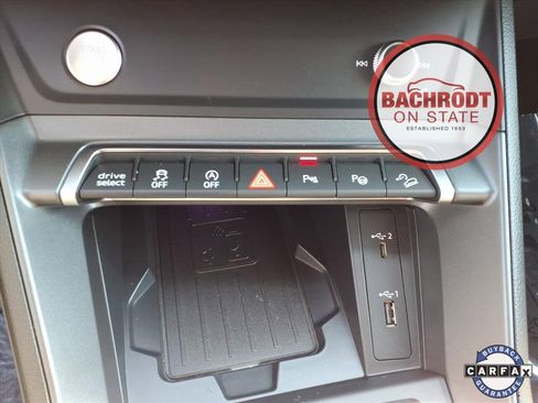 Used 2019 Audi Q3 2.0T Prestige w/ Prestige Package image 24