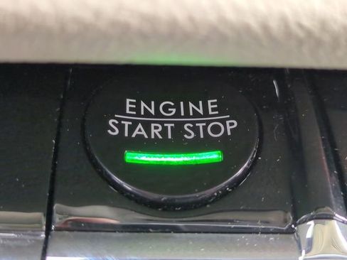 Used 2025 Lincoln Corsair AWD w/ Equipment Group 101A image 30