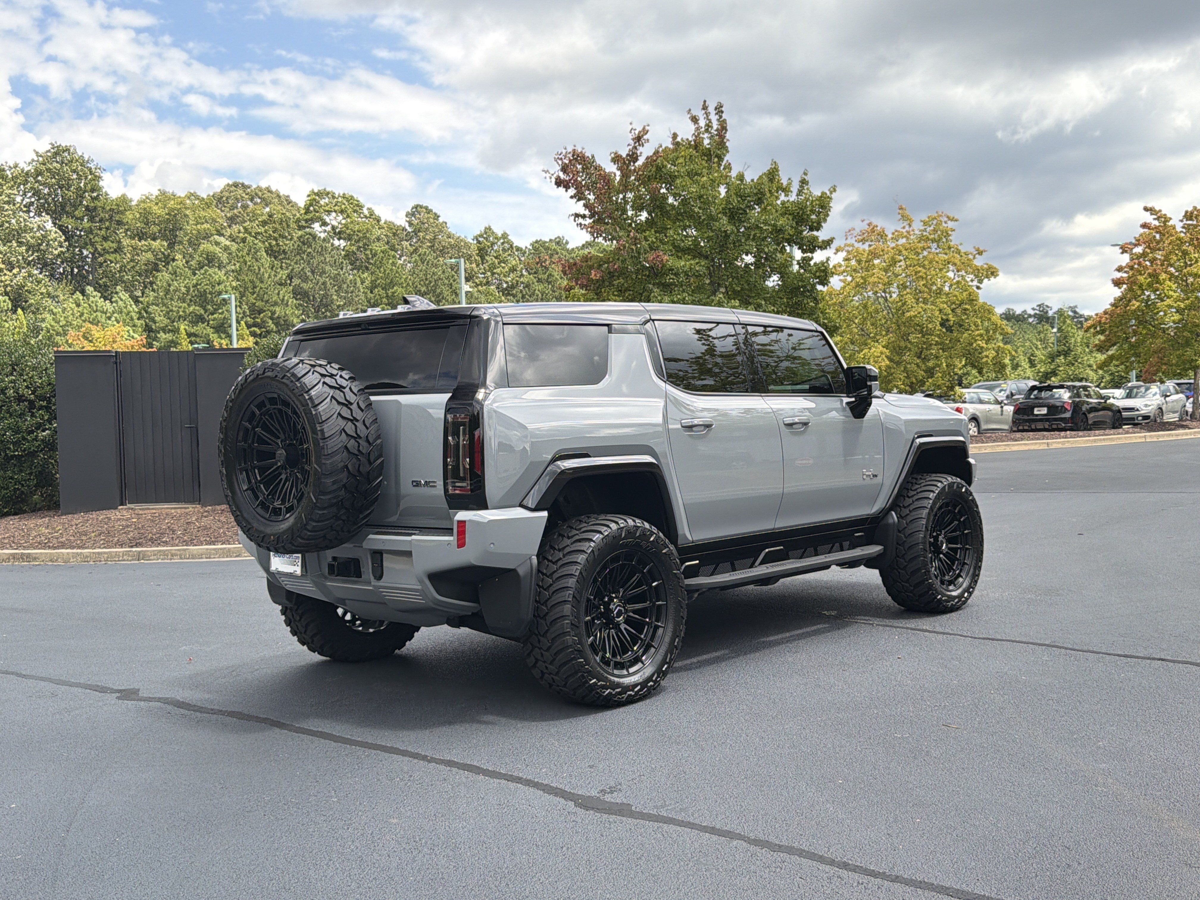 Used 2024 GMC Hummer EV 3X w/ LPO, Illumination Package AWD/4WD image 3