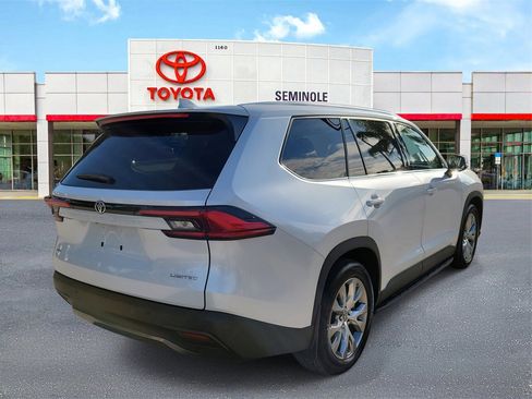 Used 2024 Toyota Grand Highlander Limited image 3