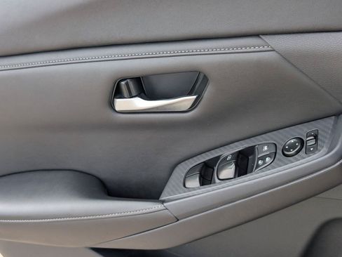 Used 2024 Nissan Sentra SV FWD image 24