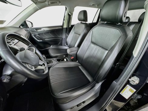 Used 2023 Volkswagen Tiguan SE FWD image 14