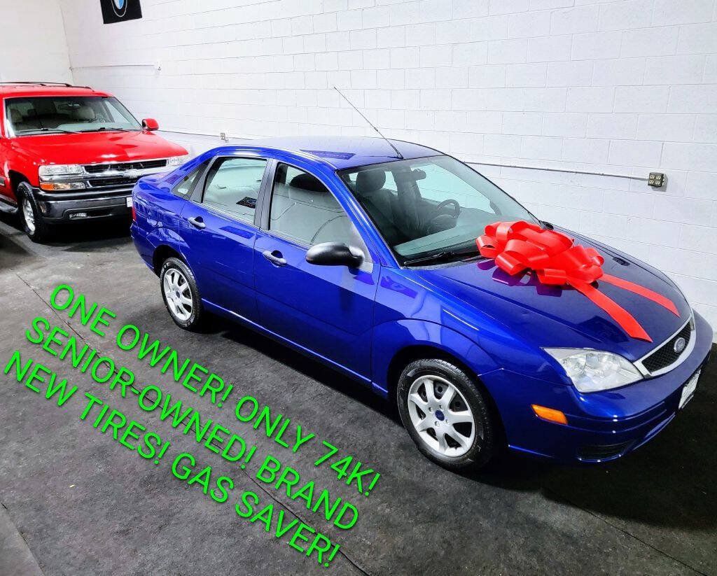 Used 2005 Ford Focus ZX4 Sedan FWD image 1
