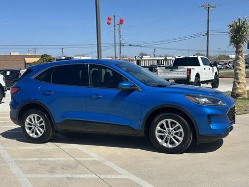 Used 2020 Ford Escape SE image 4