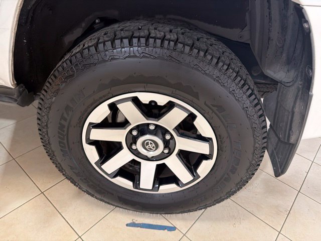 Used 2020 Toyota 4Runner TRD Off-Road Premium AWD/4WD image 27