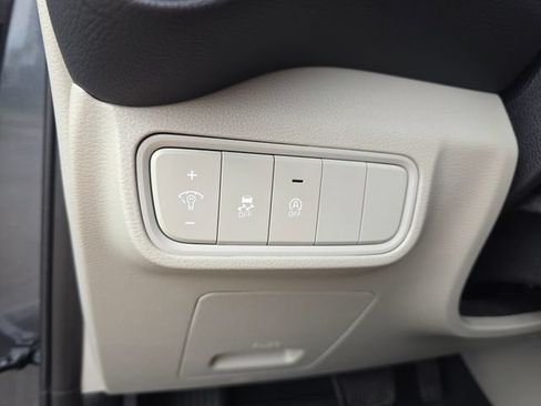 Certified 2025 Kia Soul LX w/ LX Technology Package FWD image 25
