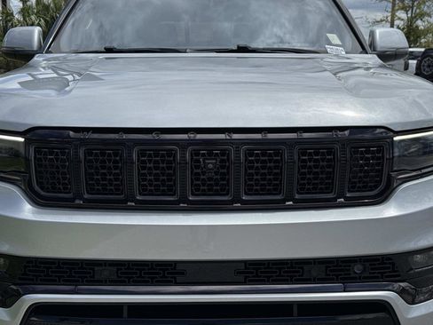 Used 2022 Jeep Grand Wagoneer Series II AWD/4WD image 8