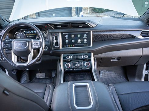 Used 2021 GMC Yukon XL Denali image 34