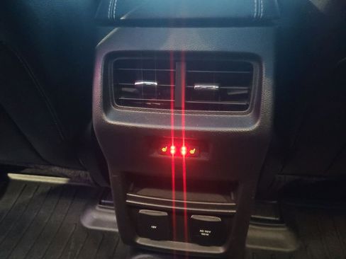 Used 2015 Ford Edge Titanium w/ Equipment Group 301A image 38