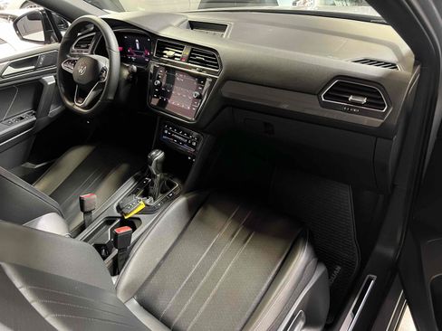 Used 2022 Volkswagen Tiguan SE R-Line FWD image 40