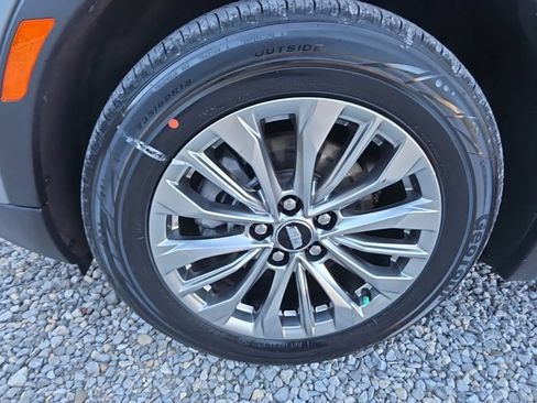 Used 2025 Cadillac XT4 Premium Luxury w/ Cold Weather Package FWD image 13