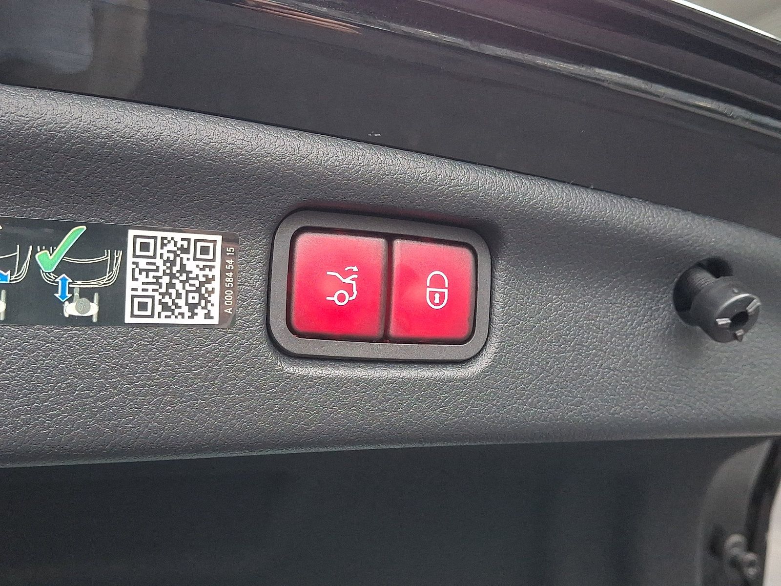 Used 2024 Mercedes-Benz C 300 4MATIC Sedan image 7