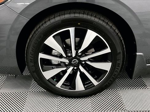 New 2025 Nissan Sentra SV w/ SV Premium Package image 12