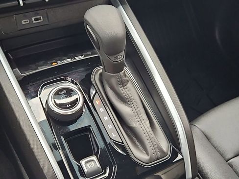 Used 2025 Chevrolet Colorado Trail Boss w/ Off-Road Front Bumper Package image 20