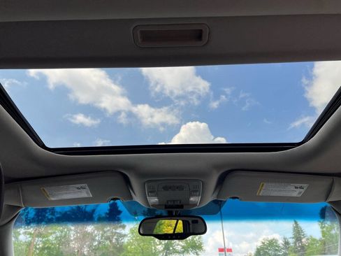 Used 2011 Cadillac DTS Luxury image 25