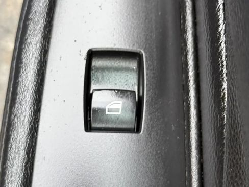 Used 2011 BMW 128i Convertible RWD image 37