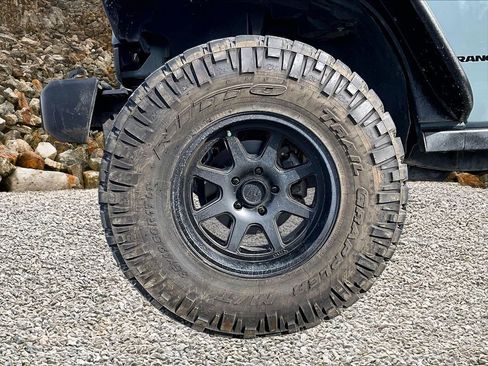 Used 2014 Jeep Wrangler Rubicon w/ Power Convenience Group image 9