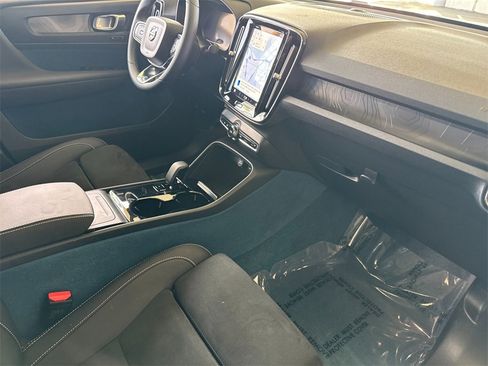 Certified 2023 Volvo C40 P8 Recharge Ultimate image 15