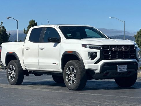 Used 2023 GMC Canyon AT4 w/ AT4 Premium Package AWD/4WD image 2