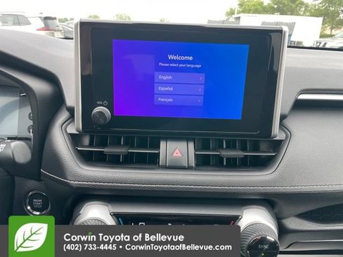 Used 2025 Toyota RAV4 XLE AWD/4WD image 12