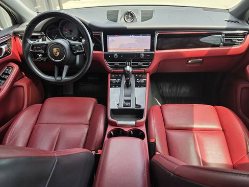 Certified 2024 Porsche Macan S AWD/4WD image 11