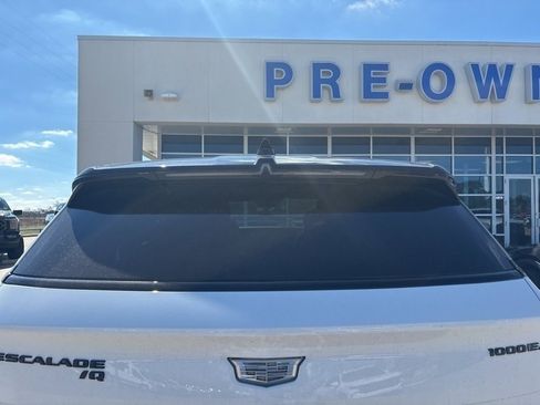 Used 2025 Cadillac Escalade IQ Sport 2 image 6