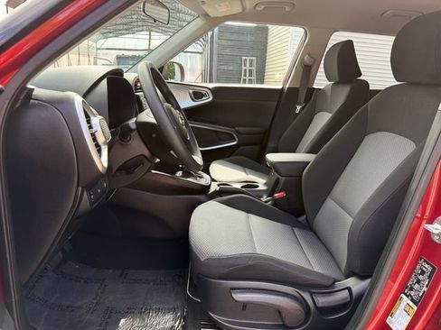 Used 2021 Kia Soul LX FWD image 9