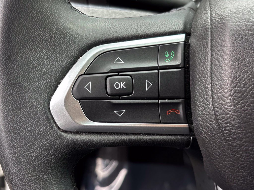 Used 2024 Jeep Compass Latitude AWD/4WD image 12