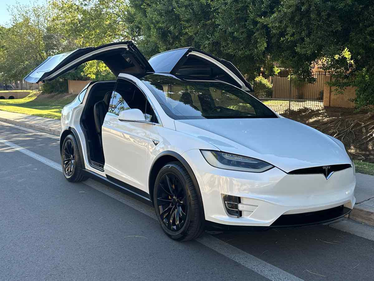 Used 2017 Tesla Model X 75D AWD/4WD image 12