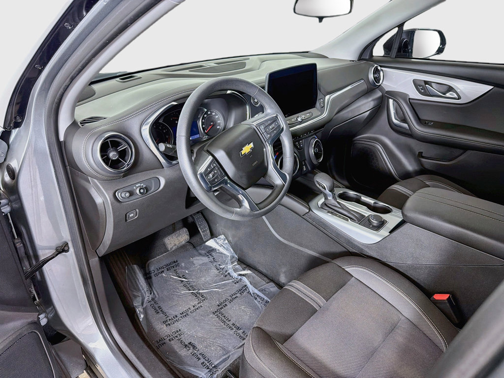 Used 2023 Chevrolet Blazer LT w/ Midnight/Sport Edition FWD image 18