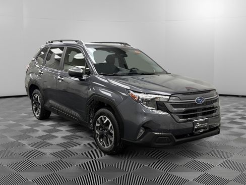 Certified 2025 Subaru Forester Premium image 7