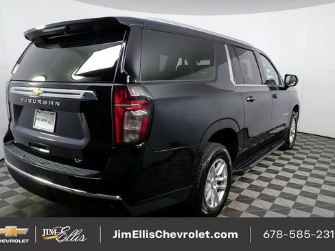 Used 2024 Chevrolet Suburban LT image 29