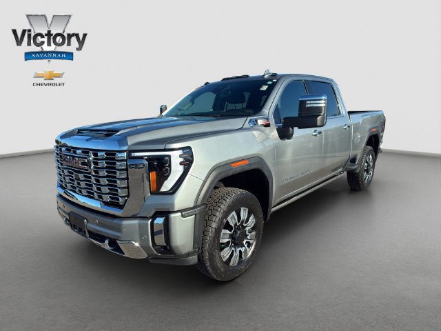 Used 2025 GMC Sierra 3500 Denali w/ Denali Reserve Package AWD/4WD image 3