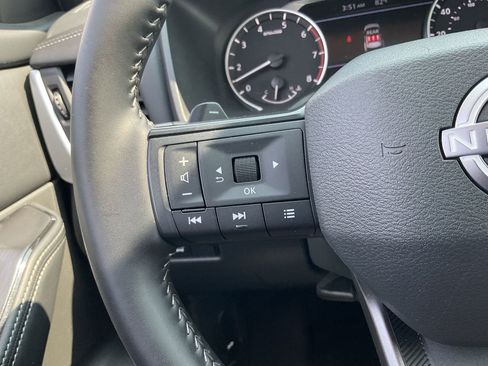 Used 2025 Nissan Rogue SV w/ SV Premium Package FWD image 28