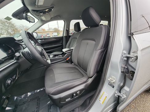 Certified 2023 Jeep Grand Cherokee L Laredo image 13