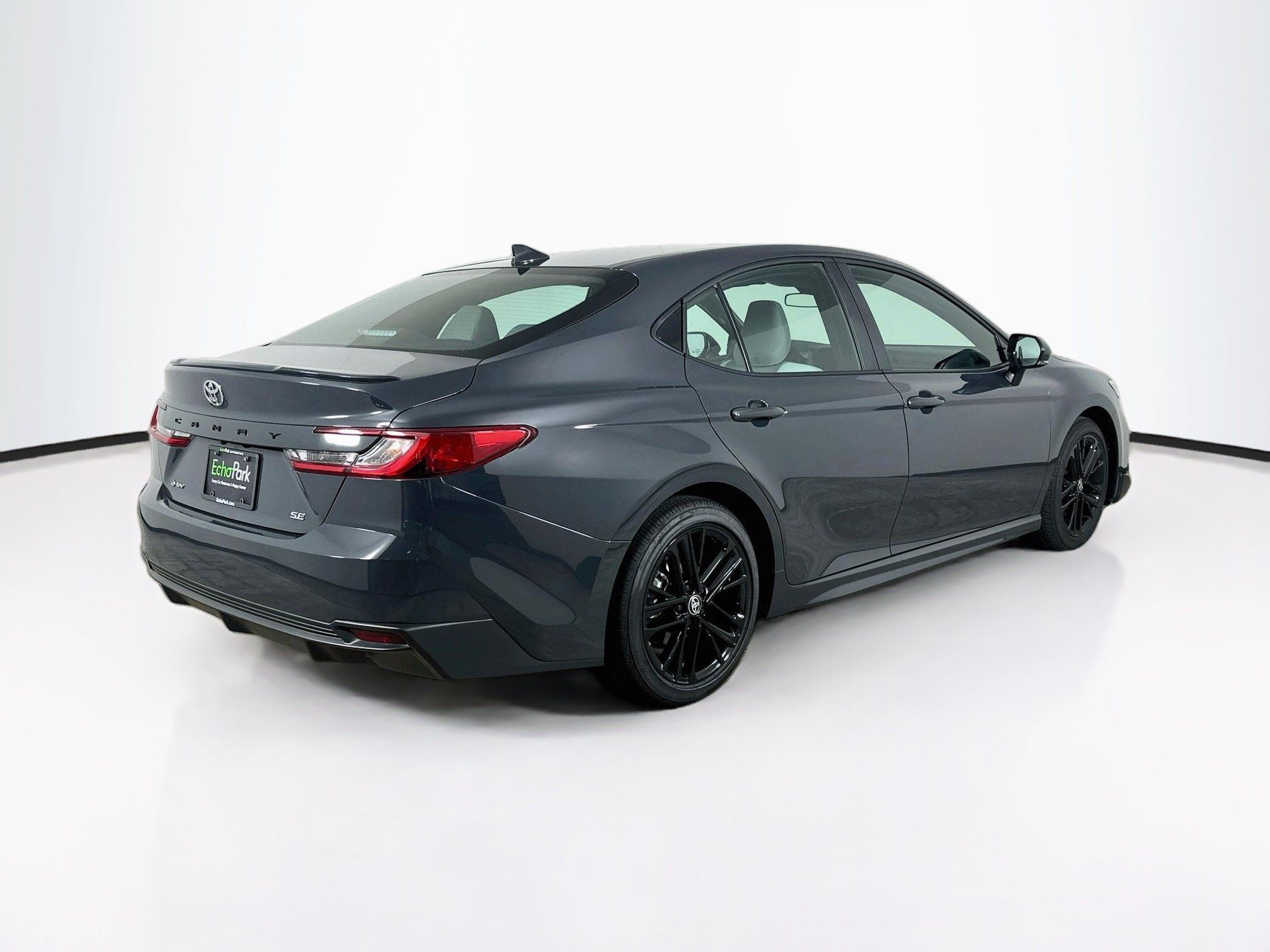 Used 2026 Toyota Camry SE FWD image 9