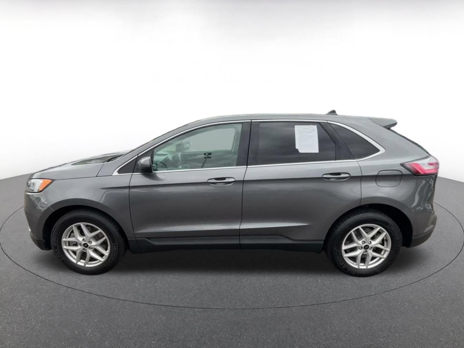 Used 2024 Ford Edge SEL AWD/4WD image 8