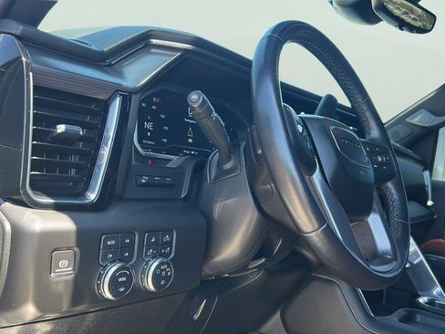 Used 2024 GMC Sierra 2500 Denali Ultimate AWD/4WD image 12